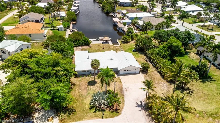 5387 Marina Dr, Bokeelia, Florida 33922