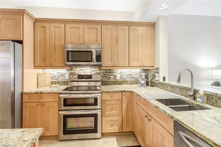 401  Bayfront  PL, Naples, FL 34102