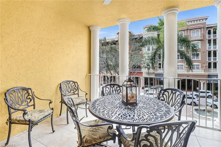 401  Bayfront  PL, Naples, FL 34102