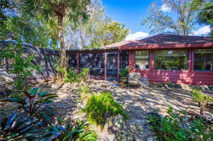 2490 Outrigger Ln, Naples, Florida 34104