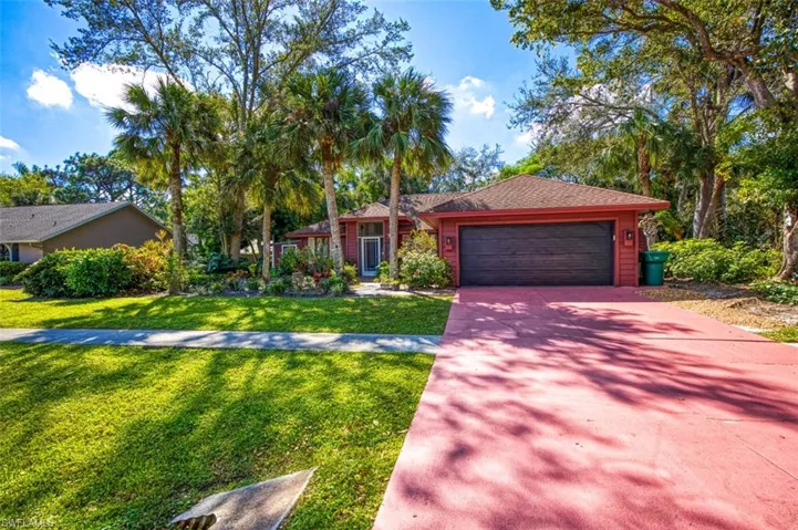 2490 Outrigger Ln, Naples, Florida 34104