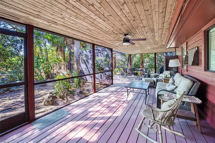 2490 Outrigger Ln, Naples, Florida 34104