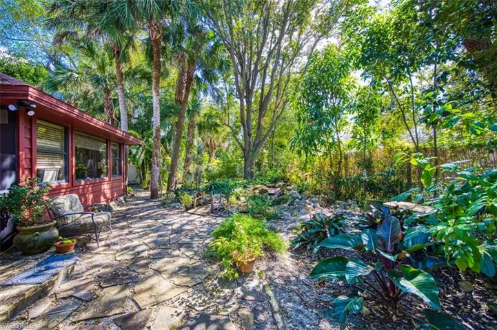 2490 Outrigger Ln, Naples, Florida 34104