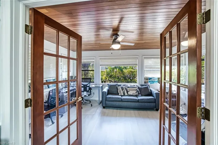 2490 Outrigger Ln, Naples, Florida 34104