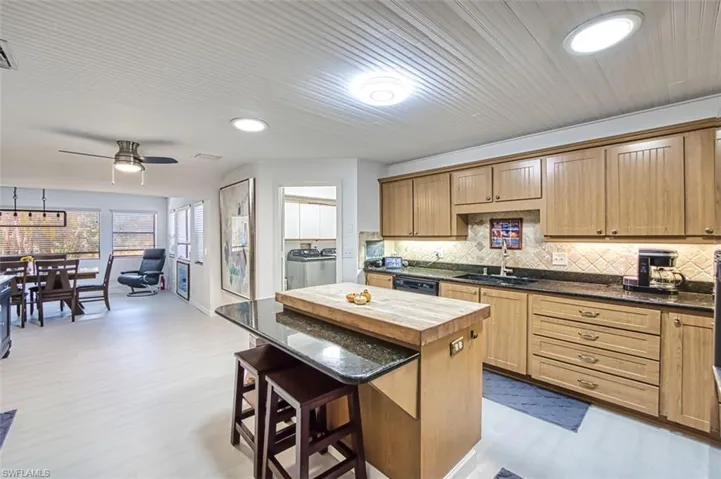 2490 Outrigger Ln, Naples, Florida 34104