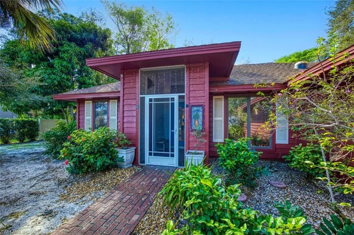 2490 Outrigger Ln, Naples, Florida 34104