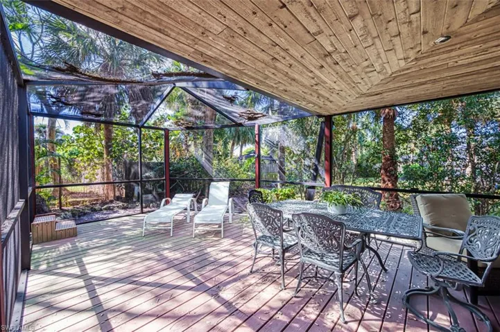 2490 Outrigger Ln, Naples, Florida 34104