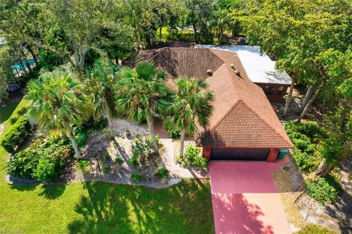 2490 Outrigger Ln, Naples, Florida 34104