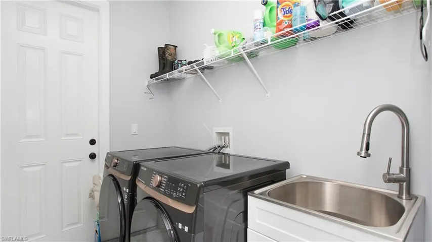 756  12th SE ST, Naples, FL 34117