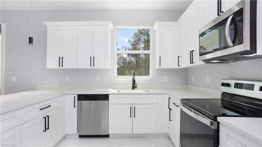 756  12th SE ST, Naples, FL 34117