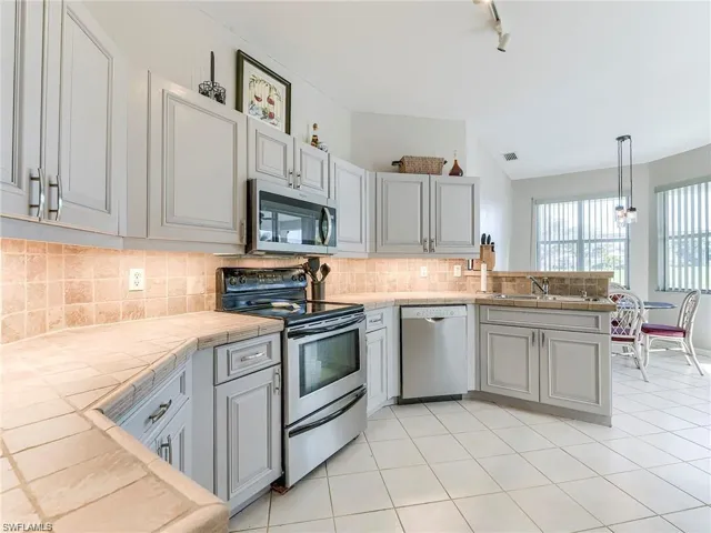 8529 Fairway Bend Dr, Fort Myers, Florida 33967