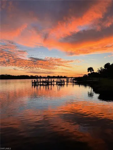 Great way to end your day watching the breathtaking waterfront sunsets from the privacy of your own home.....it doesn't get better than this!