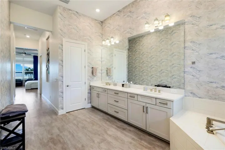 11401 Venetian Lagoon Dr, Fort Myers, Florida 33913
