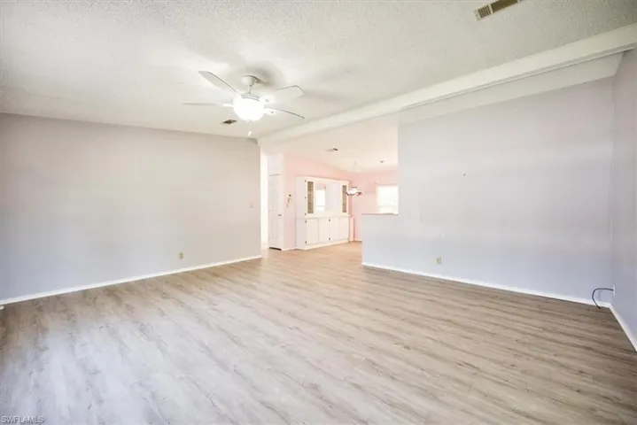 121  Belle Isle  CIR, Naples, FL 34112