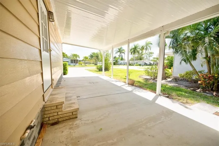 121  Belle Isle  CIR, Naples, FL 34112