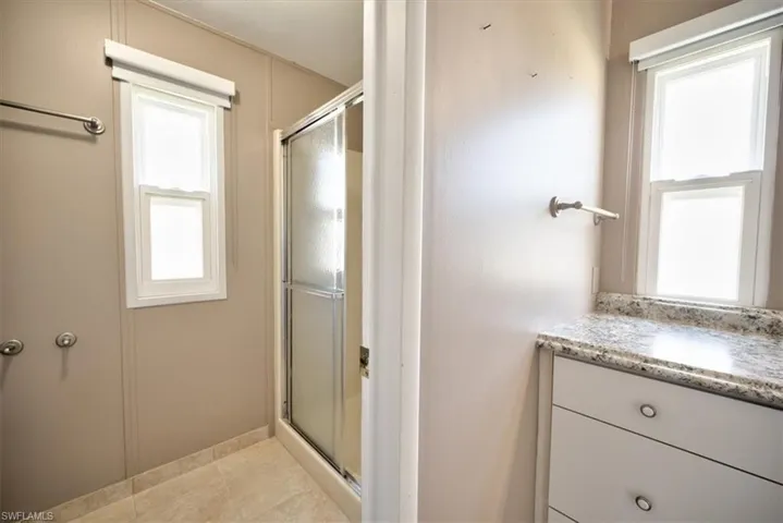 121  Belle Isle  CIR, Naples, FL 34112