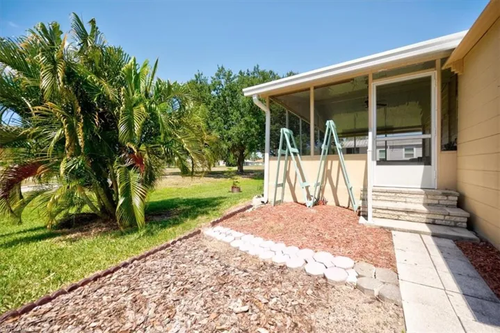 121  Belle Isle  CIR, Naples, FL 34112