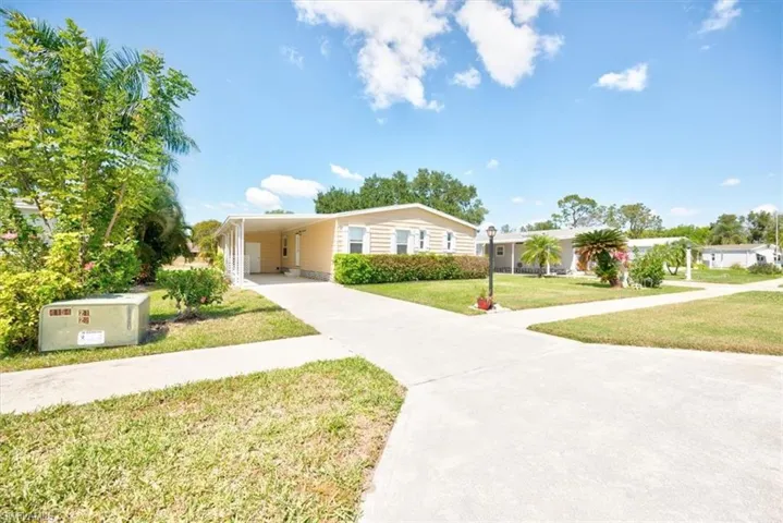 121  Belle Isle  CIR, Naples, FL 34112