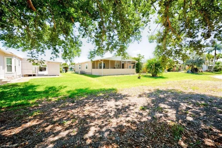 121  Belle Isle  CIR, Naples, FL 34112