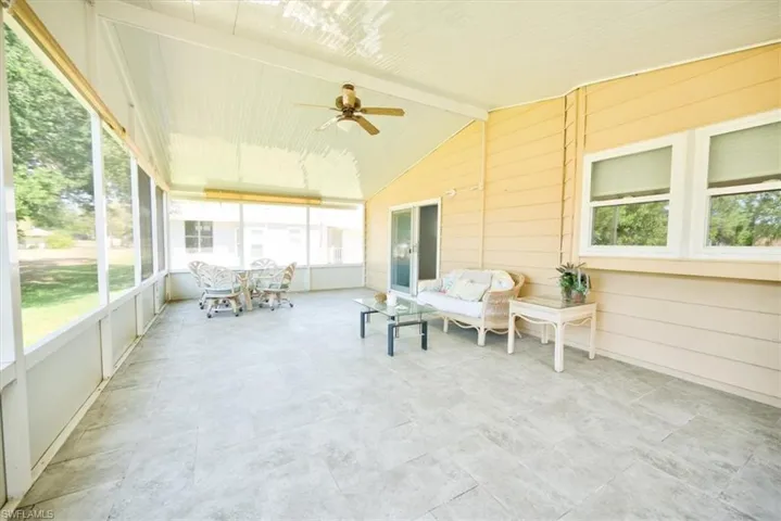 121  Belle Isle  CIR, Naples, FL 34112