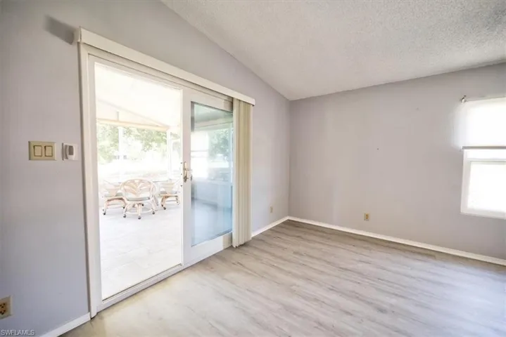 121  Belle Isle  CIR, Naples, FL 34112