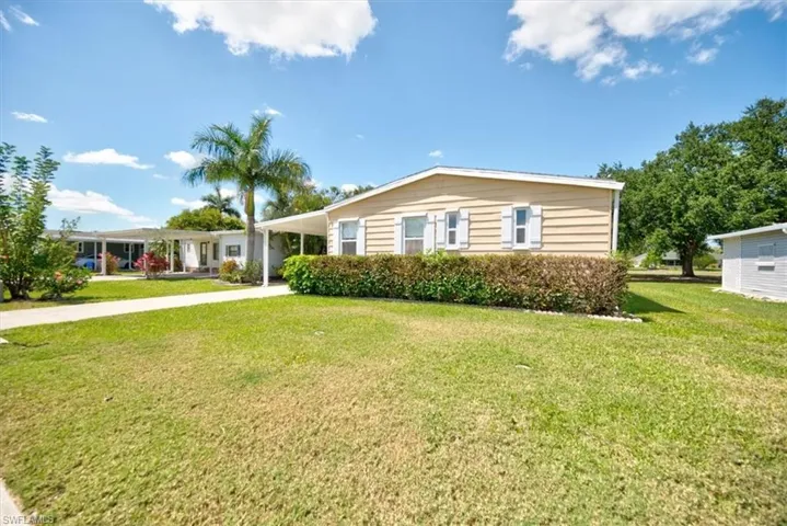 121  Belle Isle  CIR, Naples, FL 34112