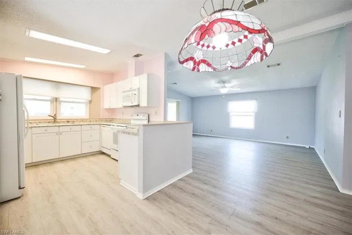 121  Belle Isle  CIR, Naples, FL 34112