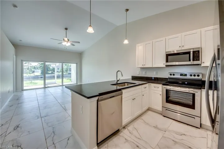 3421 Sw 15th Pl 3419, Cape Coral, Florida 33914