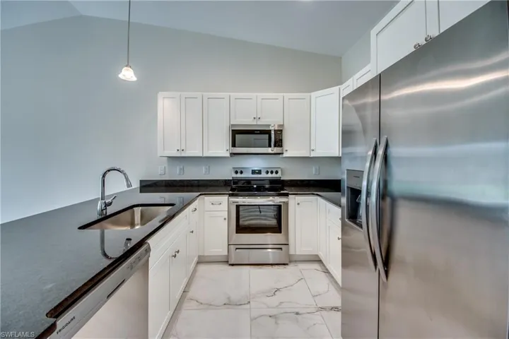 3421 Sw 15th Pl 3419, Cape Coral, Florida 33914