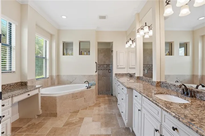 3266 Runaway Ln, Naples, Florida 34114