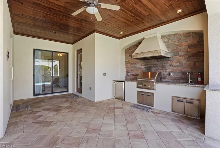 3266 Runaway Ln, Naples, Florida 34114