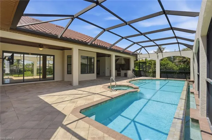 3266 Runaway Ln, Naples, Florida 34114