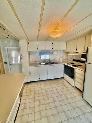 514 Monte Carlo Ln, Naples, Florida 34112