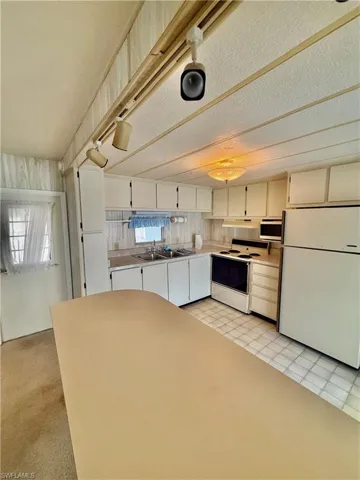 514 Monte Carlo Ln, Naples, Florida 34112