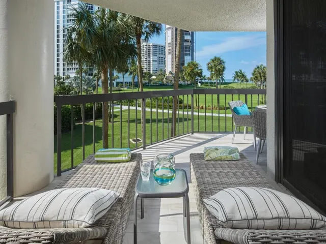 4551 Gulf Shore Blvd N 204, Naples, Florida 34103