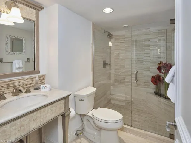 4551 Gulf Shore Blvd N 204, Naples, Florida 34103