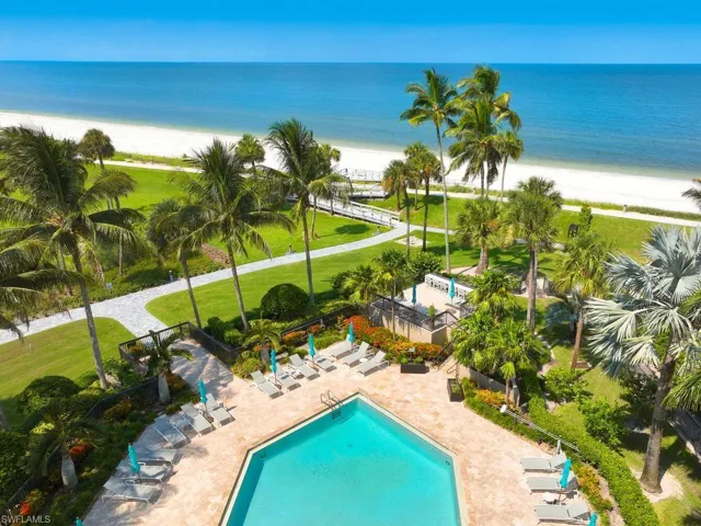 4551 Gulf Shore Blvd N 204, Naples, Florida 34103