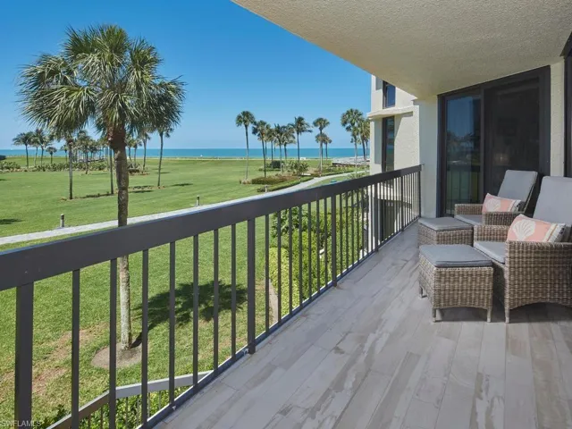 4551 Gulf Shore Blvd N 204, Naples, Florida 34103