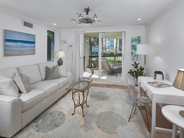 4551 Gulf Shore Blvd N 204, Naples, Florida 34103