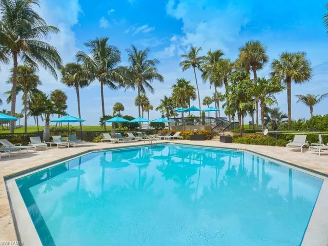 4551 Gulf Shore Blvd N 204, Naples, Florida 34103