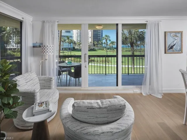 4551 Gulf Shore Blvd N 204, Naples, Florida 34103