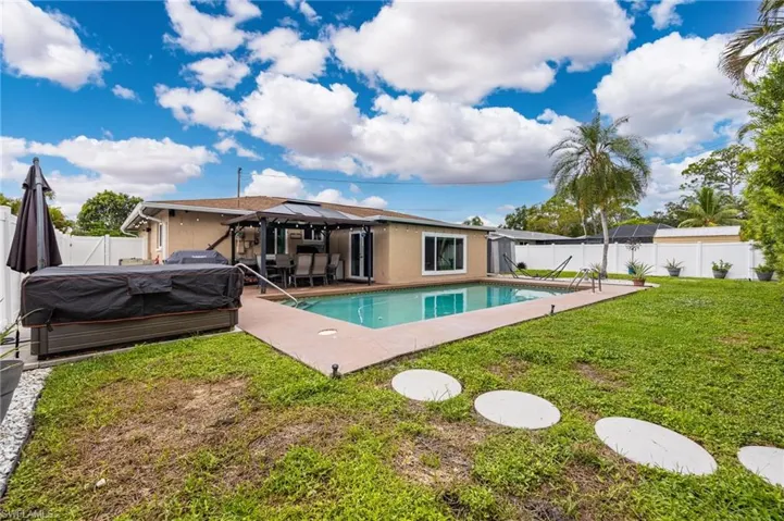 2439 Ephraim Ave, Fort Myers, Florida 33907