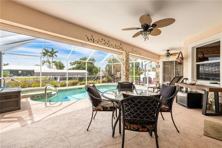 Screened Lanai with Dining Space & Pool