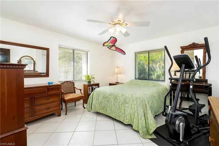 990 8th St S # 2a, Naples Fl 34102