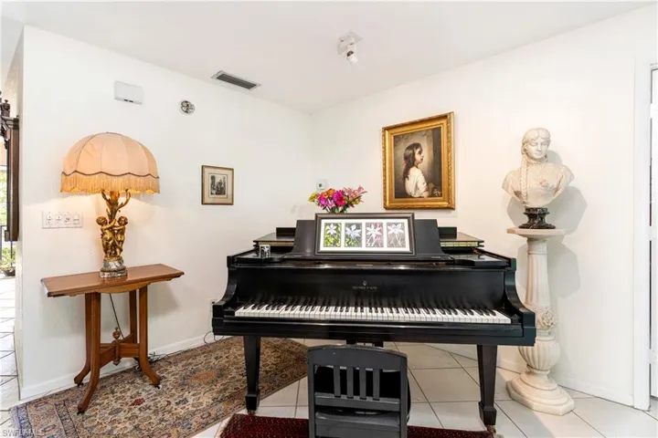 990 8th St S # 2a, Naples Fl 34102