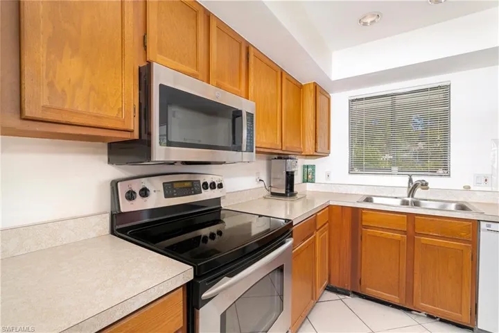 990 8th St S # 2a, Naples Fl 34102
