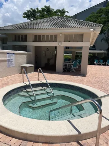 900  Arbor Lake  DR, Naples, FL 34110