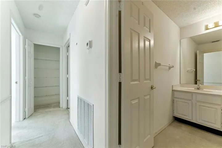 900  Arbor Lake  DR, Naples, FL 34110