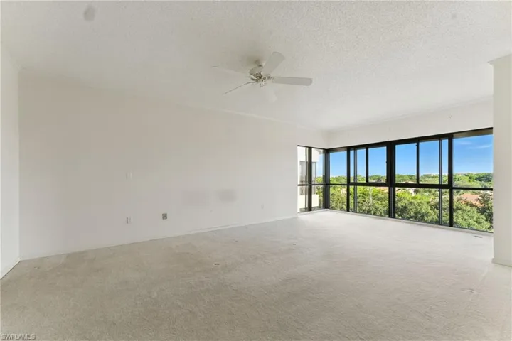 900  Arbor Lake  DR, Naples, FL 34110