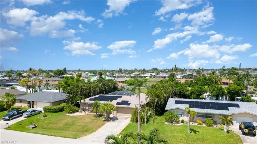 Neighborhood of 1402  SE 33rd St